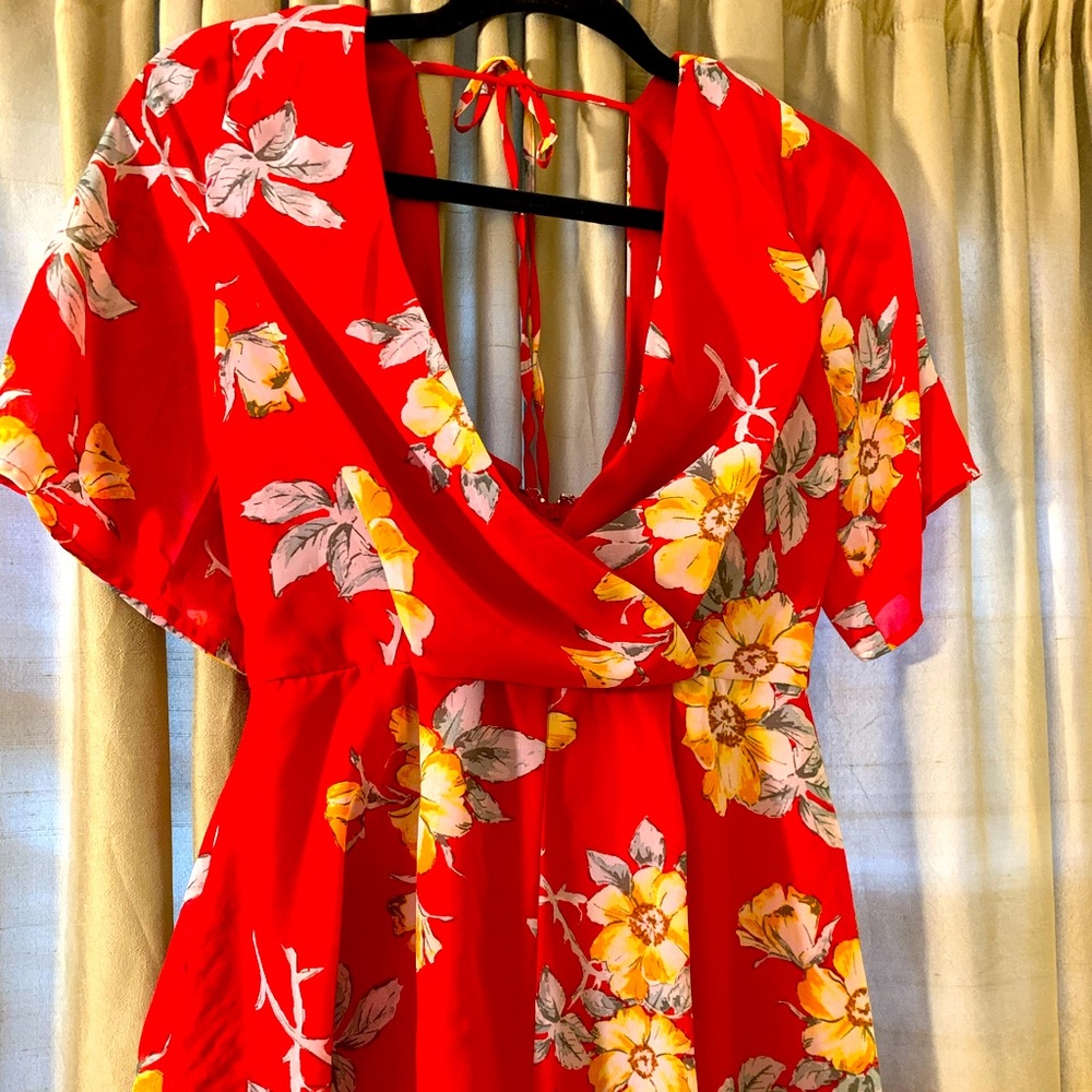 Ladies floral romper, size Medium